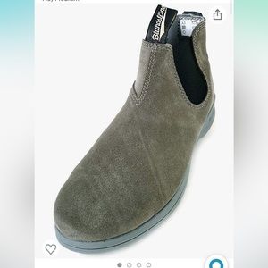 NWOB Olive Chelsea Boot